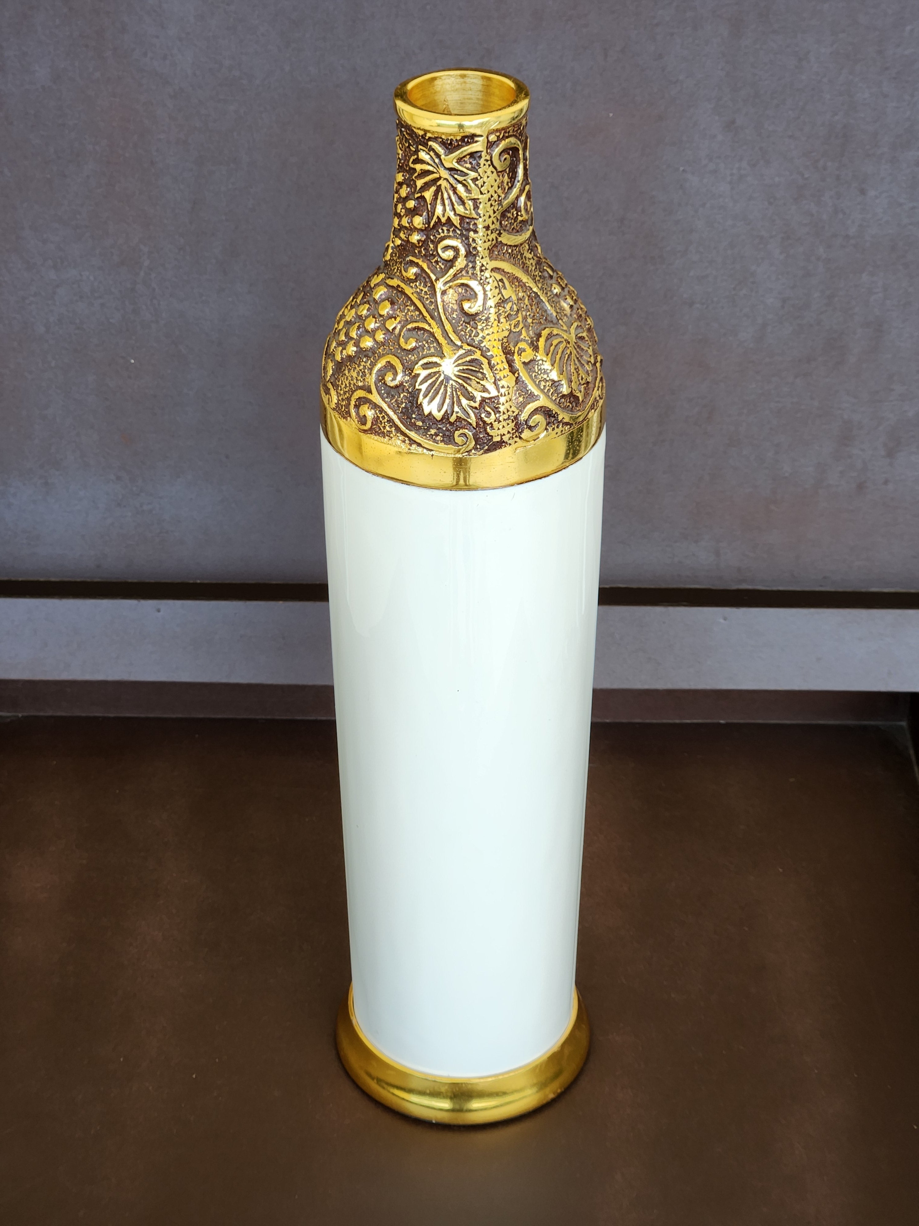 Vase - Aluminium white classic